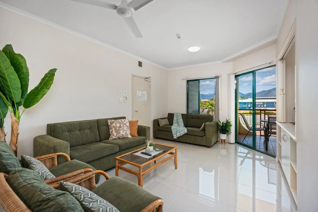 Cairns City Family Apartment - Wifi -Netflix - Pool contacts